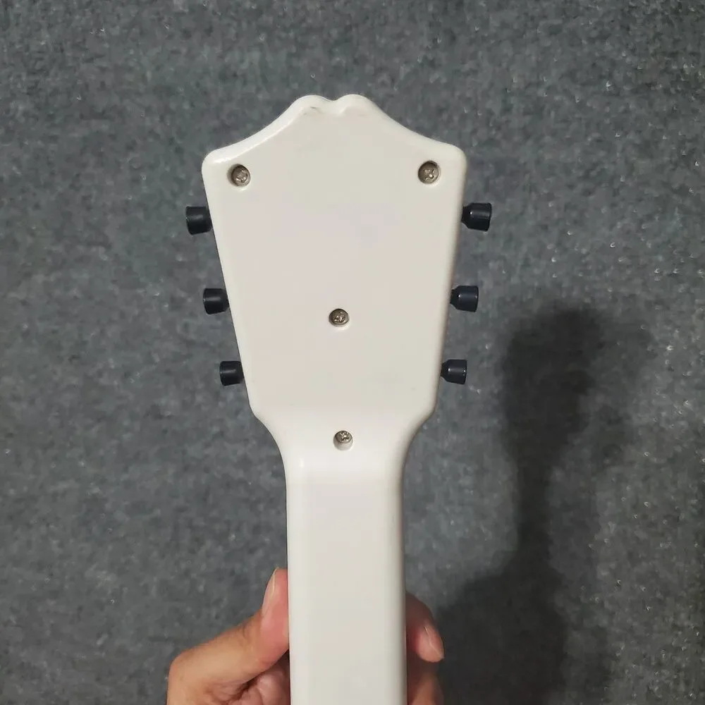 Nintendo Wii Wireless Guitar Hero Shredmaster Dreamgear White Video Game Guitar